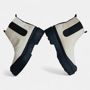 Marc Fisher Ltd Morgan Lug Soles Boots Woman's 8.5 NWOT Ivory/Black